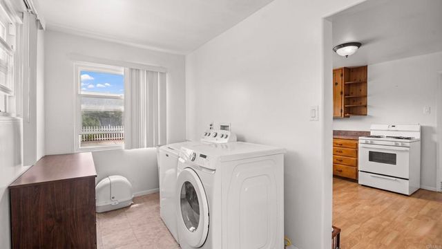 402 4 Santa Barbara Street, Oceanside, CA 92058