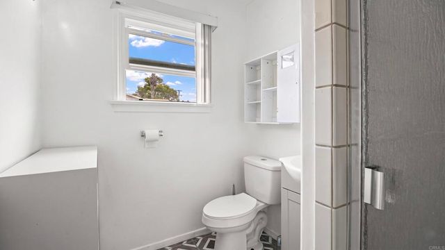 402 4 Santa Barbara Street, Oceanside, CA 92058