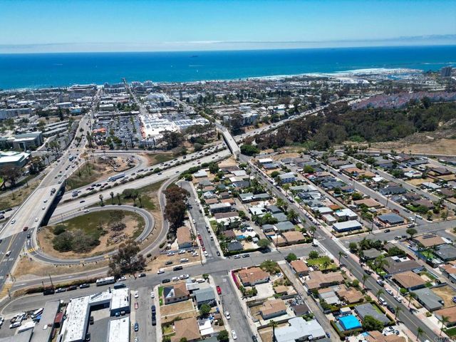 402 4 Santa Barbara Street, Oceanside, CA 92058
