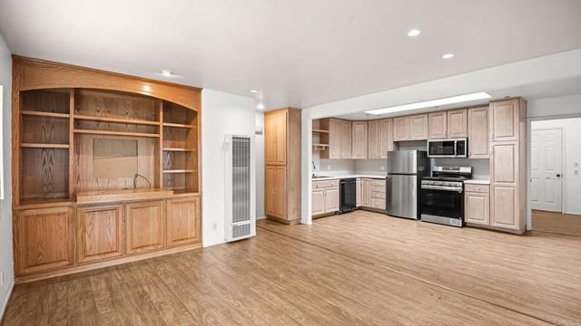402 4 Santa Barbara Street, Oceanside, CA 92058