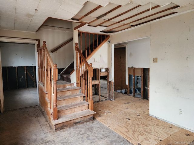 33 Parkway Boulevard, Wyandanch, NY 11798