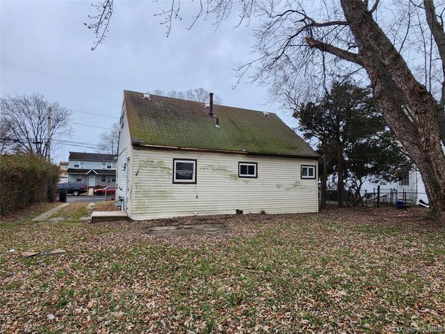 33 Parkway Boulevard, Wyandanch, NY 11798