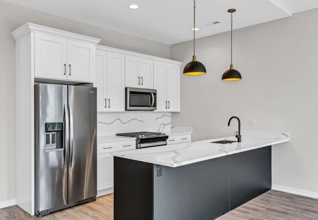 4906 S Saint Lawrence Avenue, Chicago, IL 60615