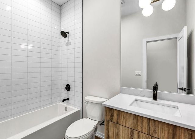 4906 S Saint Lawrence Avenue, Chicago, IL 60615