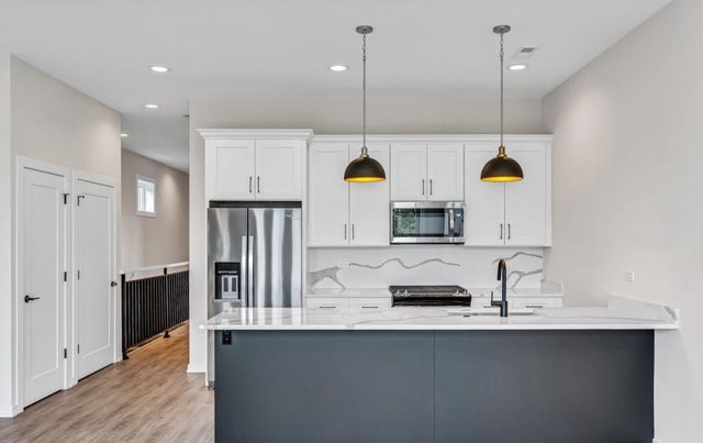 4906 S Saint Lawrence Avenue, Chicago, IL 60615