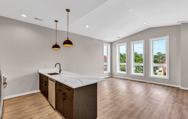 4906 S Saint Lawrence Avenue, Chicago, IL 60615