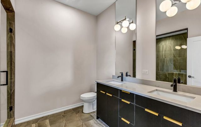 4906 S Saint Lawrence Avenue, Chicago, IL 60615