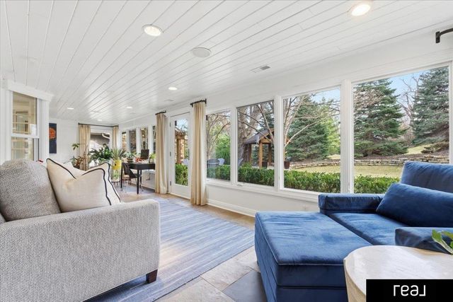 805 Ridgewood Avenue, Omaha, NE 68114