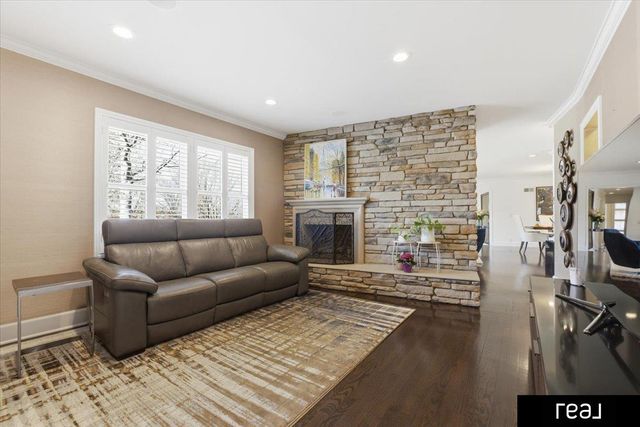 805 Ridgewood Avenue, Omaha, NE 68114