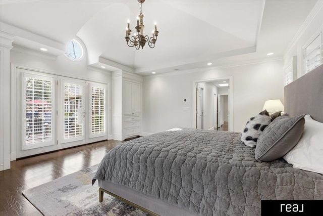 805 Ridgewood Avenue, Omaha, NE 68114