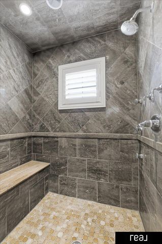 805 Ridgewood Avenue, Omaha, NE 68114