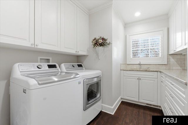 805 Ridgewood Avenue, Omaha, NE 68114