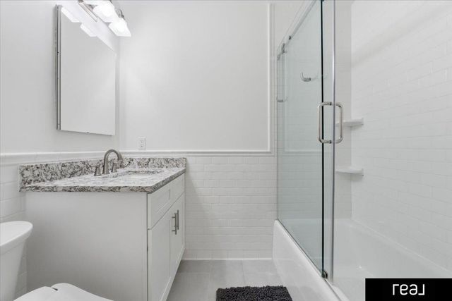 805 Ridgewood Avenue, Omaha, NE 68114