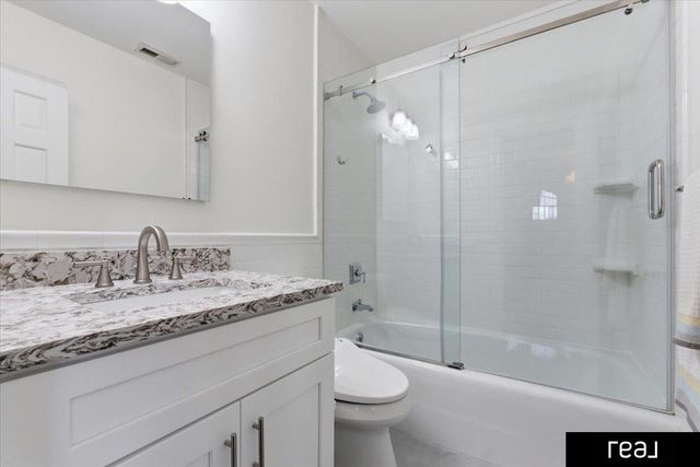 805 Ridgewood Avenue, Omaha, NE 68114