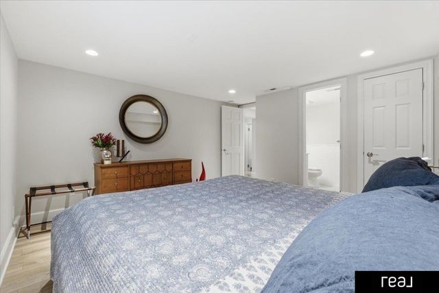 805 Ridgewood Avenue, Omaha, NE 68114