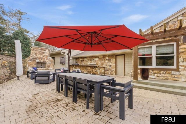 805 Ridgewood Avenue, Omaha, NE 68114