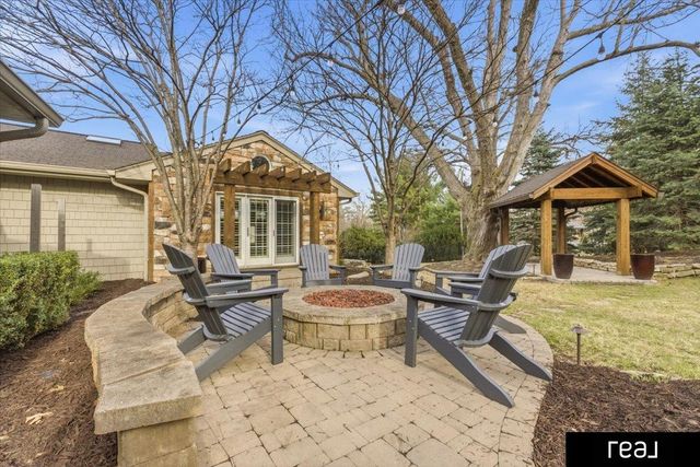 805 Ridgewood Avenue, Omaha, NE 68114