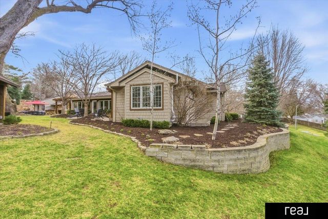 805 Ridgewood Avenue, Omaha, NE 68114