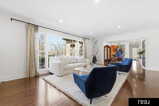 805 Ridgewood Avenue, Omaha, NE 68114