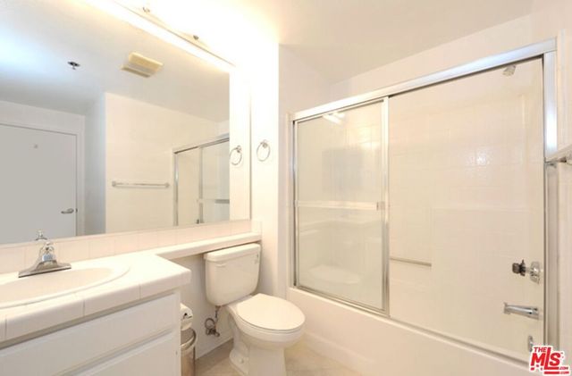 2222 BEACHWOOD Drive 302, Los Angeles, CA 90068