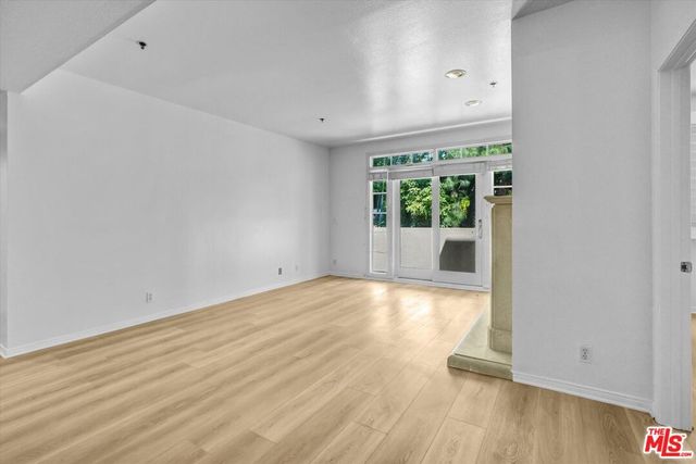 2222 BEACHWOOD Drive 302, Los Angeles, CA 90068