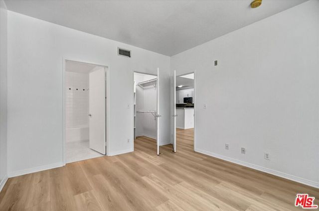 2222 BEACHWOOD Drive 302, Los Angeles, CA 90068