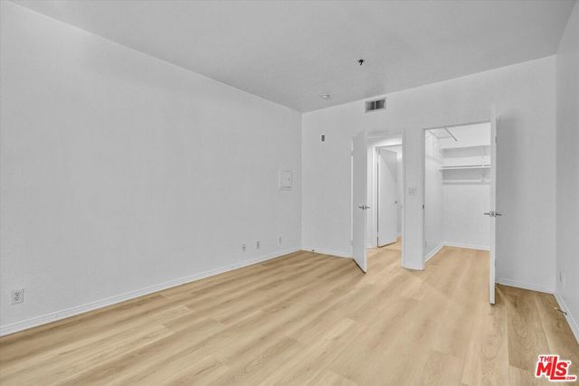 2222 BEACHWOOD Drive 302, Los Angeles, CA 90068