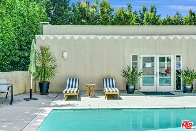 2222 BEACHWOOD Drive 302, Los Angeles, CA 90068