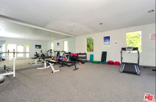 2222 BEACHWOOD Drive 302, Los Angeles, CA 90068