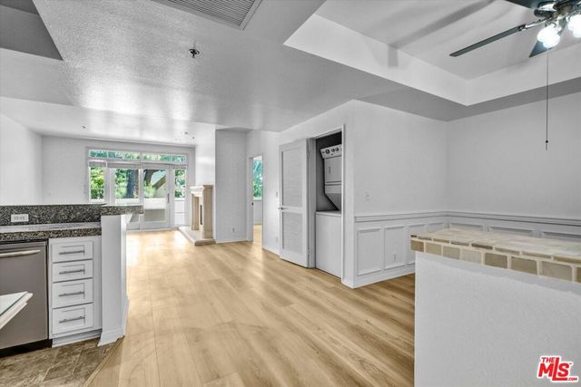2222 BEACHWOOD Drive 302, Los Angeles, CA 90068