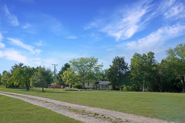 1385 N Blacks Corners Road, Goodland Twp, MI 48444