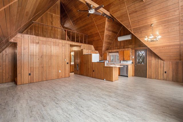 45601 Peninsula Drive, Grand Junction, MI 49056