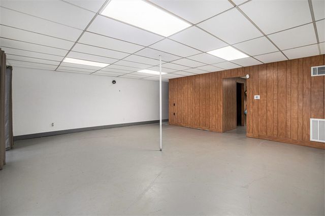 45601 Peninsula Drive, Grand Junction, MI 49056