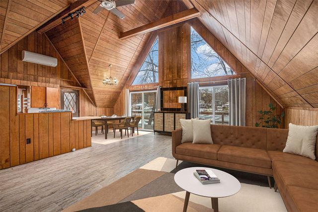 45601 Peninsula Drive, Grand Junction, MI 49056