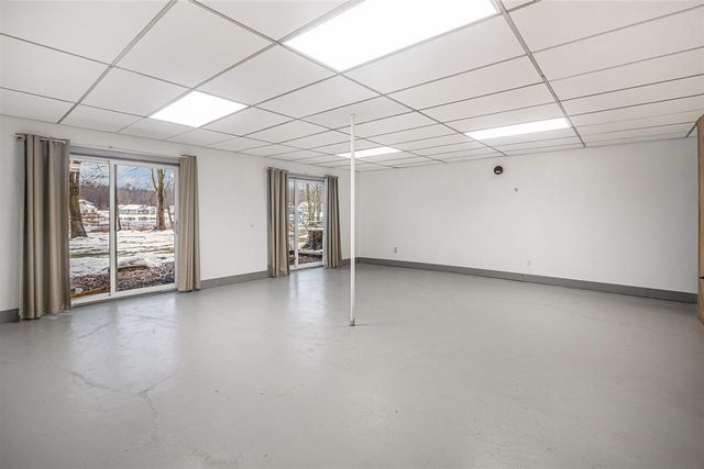 45601 Peninsula Drive, Grand Junction, MI 49056