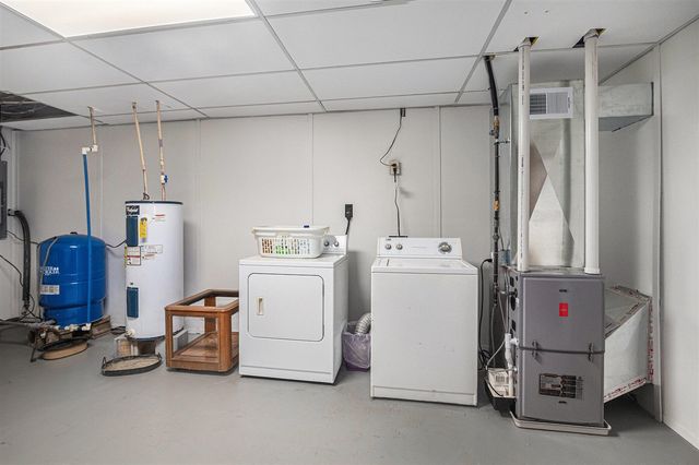 45601 Peninsula Drive, Grand Junction, MI 49056