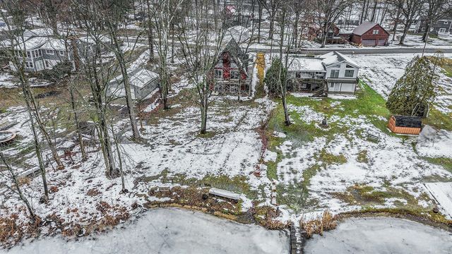 45601 Peninsula Drive, Grand Junction, MI 49056