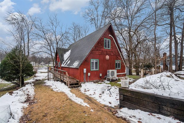 45601 Peninsula Drive, Grand Junction, MI 49056