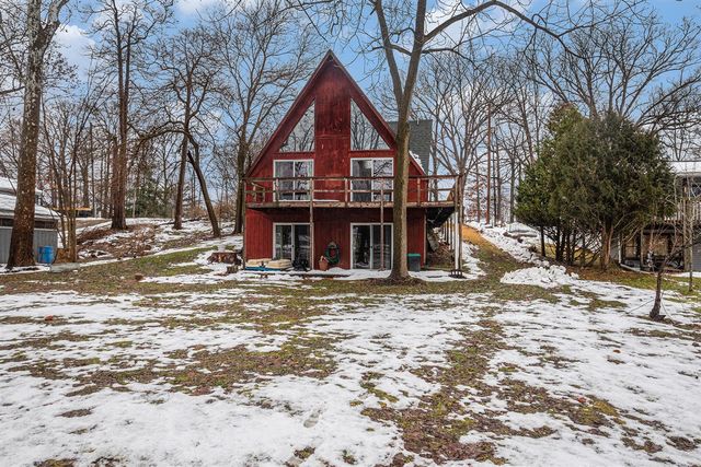 45601 Peninsula Drive, Grand Junction, MI 49056