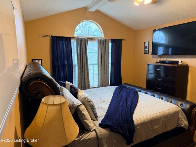 5911 Midnight Ln, Louisville, KY 40229