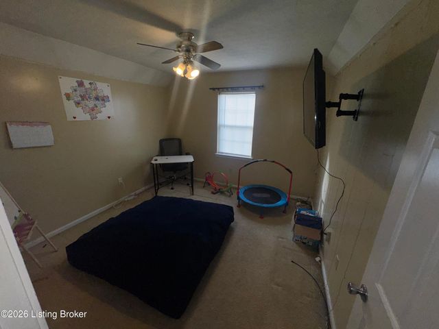 5911 Midnight Ln, Louisville, KY 40229