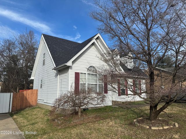 5911 Midnight Ln, Louisville, KY 40229