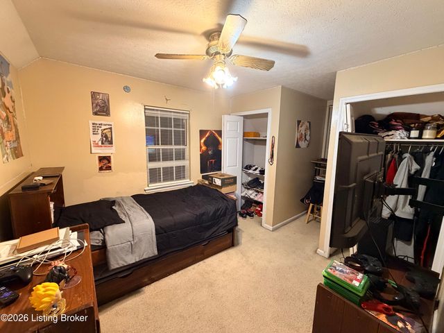 5911 Midnight Ln, Louisville, KY 40229