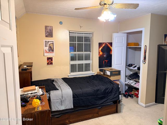 5911 Midnight Ln, Louisville, KY 40229