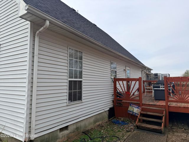 5911 Midnight Ln, Louisville, KY 40229