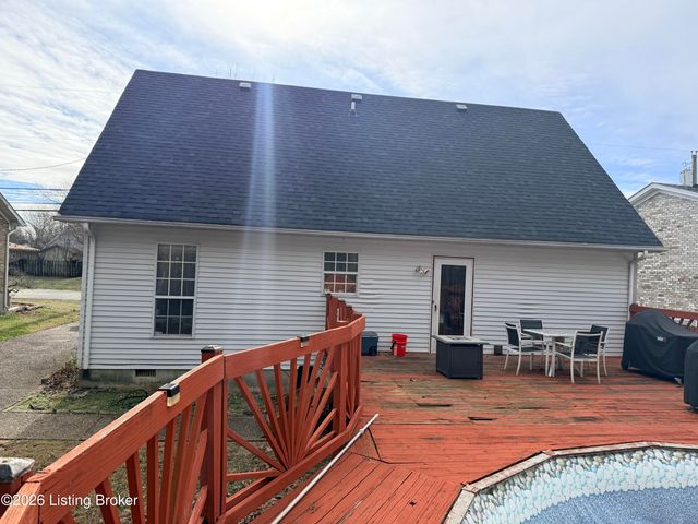 5911 Midnight Ln, Louisville, KY 40229