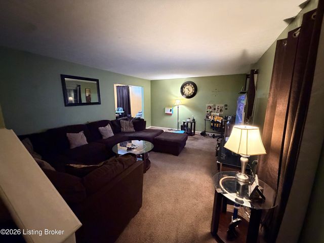 5911 Midnight Ln, Louisville, KY 40229