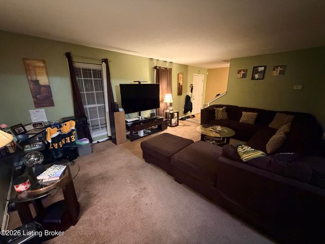 5911 Midnight Ln, Louisville, KY 40229