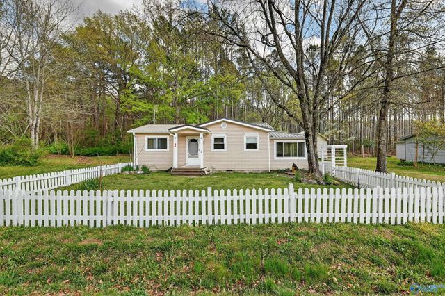 331 J B Hawkins Road, Gurley, AL 35748