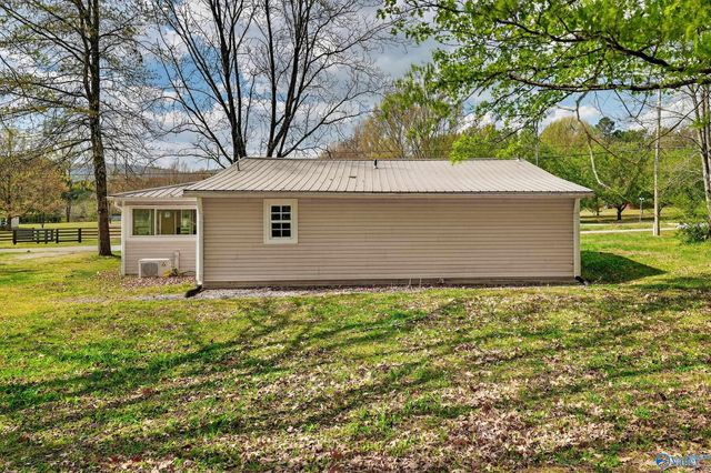 331 J B Hawkins Road, Gurley, AL 35748